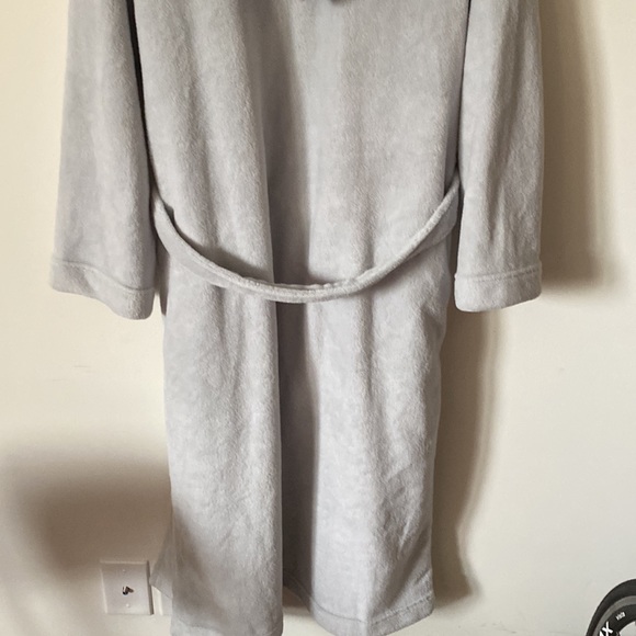 Victoria’s Secret Plush Robe M/L - Picture 7 of 7